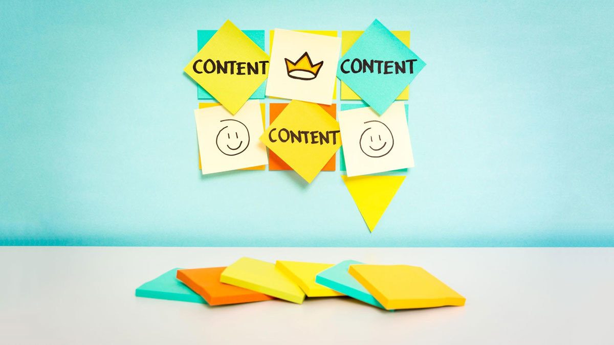 Sticky note with content. How to insert questions in your content to increase engagement on your dental practice website.